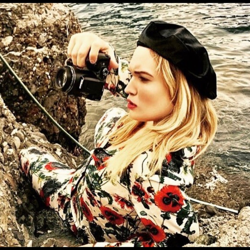 Meet your Posher, Alexis